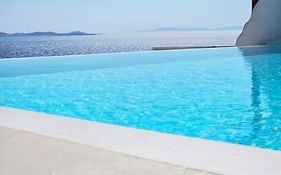 Elli Tropical Suites